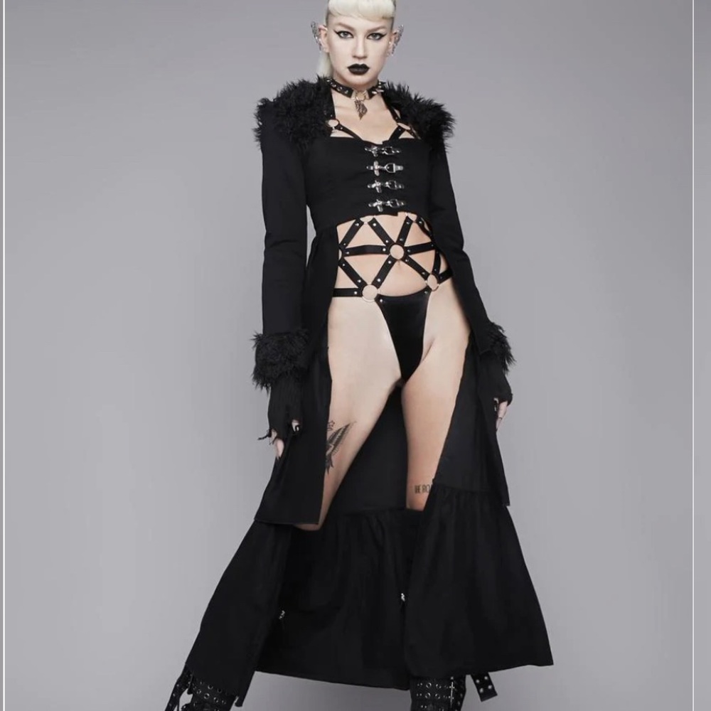 Dollskill Widow Give Them Grief Duster Coat!